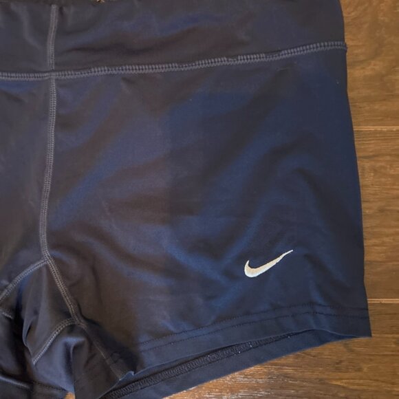 Nike Women's Navy Dri-Fit Performance Game Shorts, Size M - Picture 8 of 9